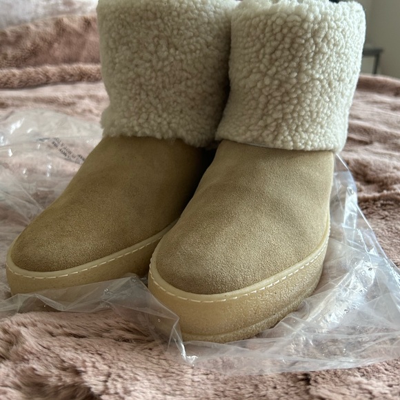 Beautiful shearling Boots - Picture 4 of 11